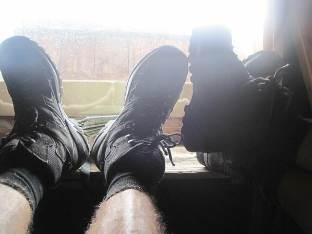 Wenn's ölangweilig wird, fotografiert man halt sinnlos durch die Gegend.