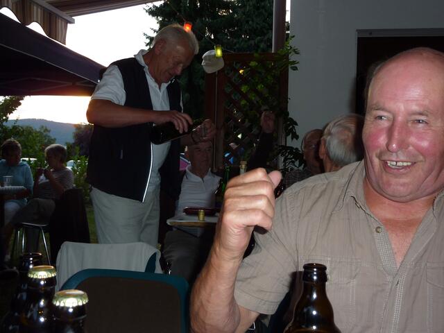 Nach dem Essen soll man . . .