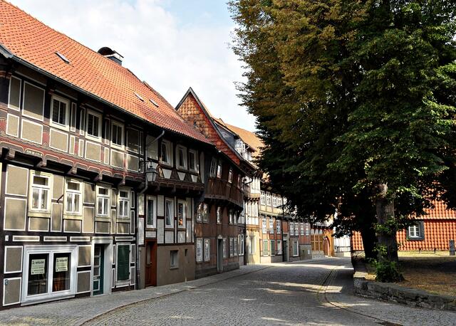 Sonntägliche Ruhe - Es ist die Zeit des Kirchgangs