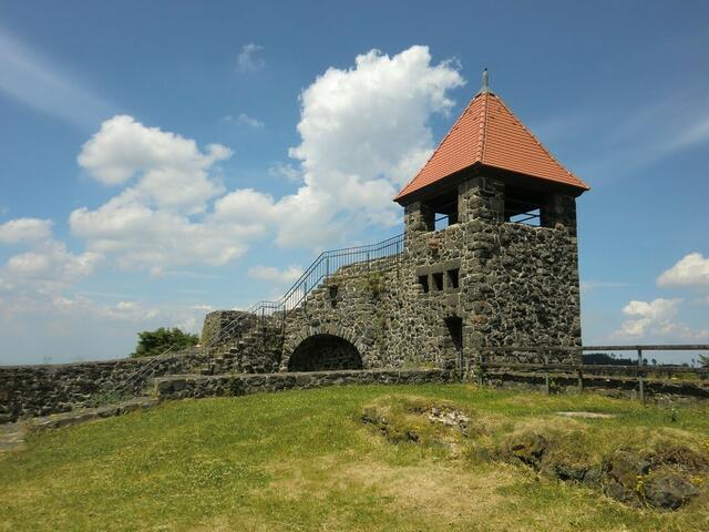 Aussichtsturm über Ulrichstein, dem höchst gelegenen Ort Hessens.