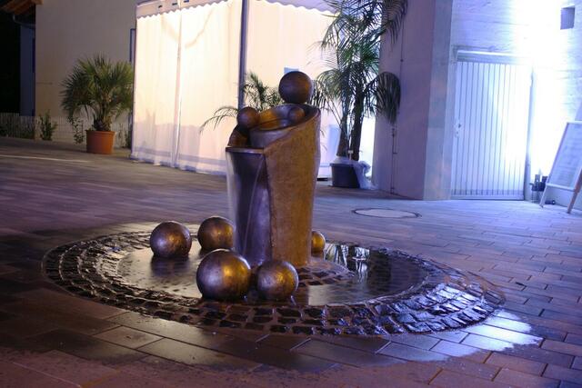 Brunnen am Abend