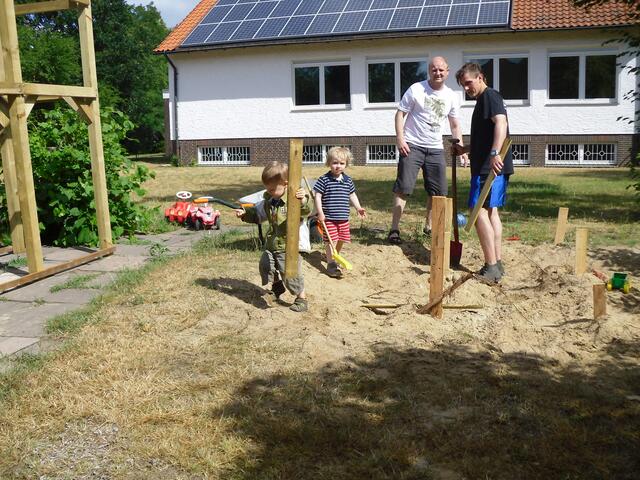 . . . es wird gearbeitet . . .