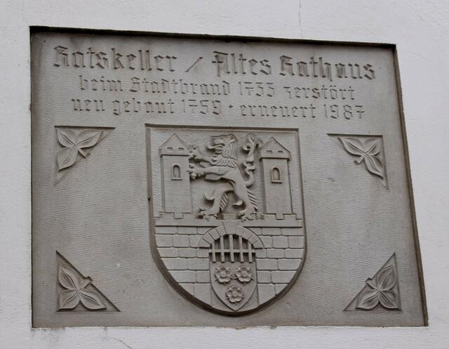 Bedeutung des hochgezogenes Tores galt/gilt für Pattensen: "Herzlich Willkommen ---"