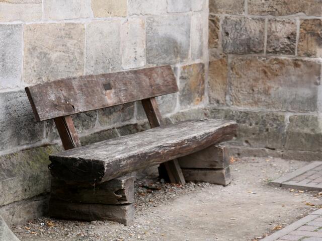 Ruheplatz vor der Kirche --- wir gingen weiter ---