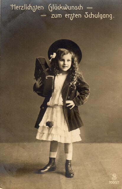 Helene aus Chemnitz wurde 1910 eingeschult, damals noch im April.