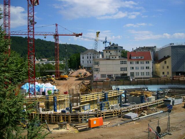 am 1. August 2010 fotografiert. das ganze Baugelände