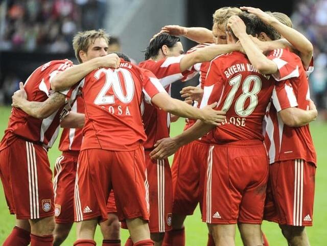 Torjubel nach dem 2:0 durch Klose