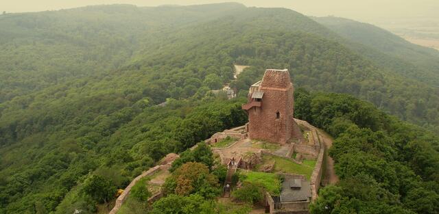 Ursprünglich war der Bergfried 30 Meter hoch