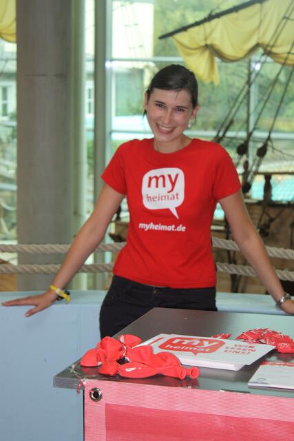 Tanja Fackelmann am Info-Stand