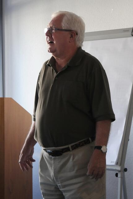 ... Karl-Werner Fischer zu erzählen hat.