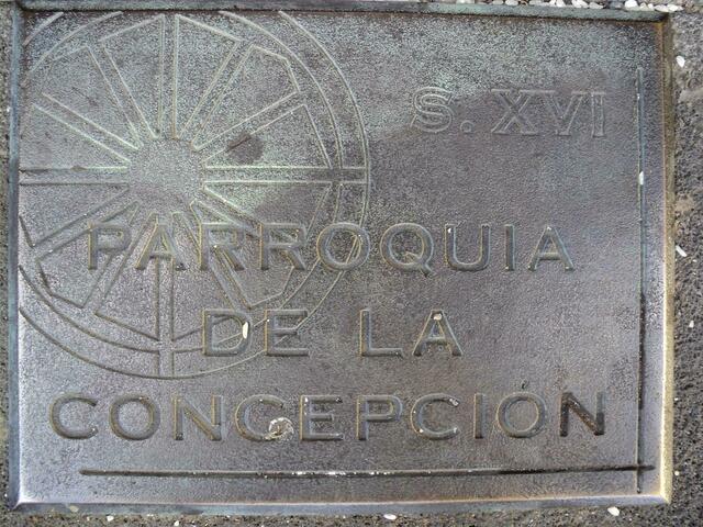 BODENPLATTE VOR DEM EINGANG ZUR KIRCHE