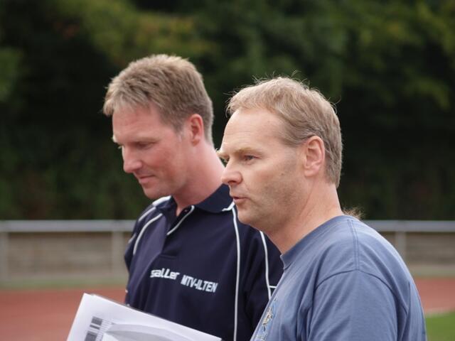 Begrüßung durch Dirk Schäfer und Michael Feder (links)