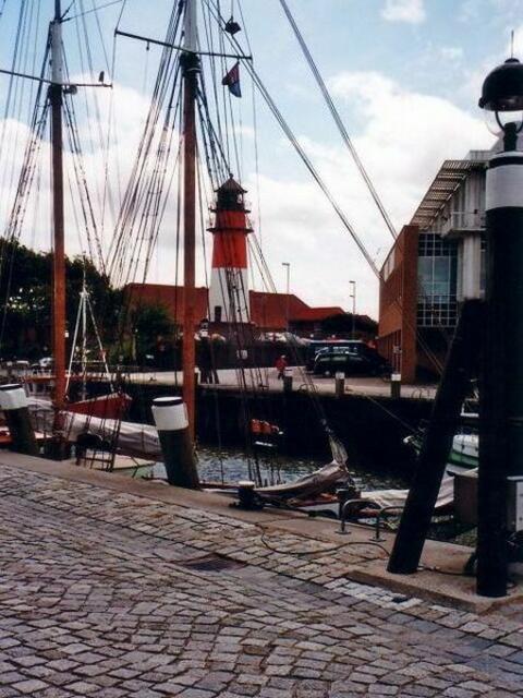 Der Leuchtturm mit Hafen von Büsum