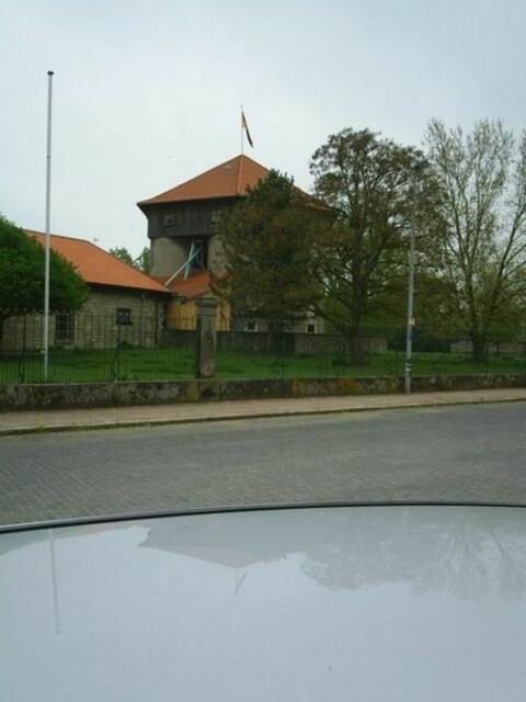 Es ist jemand zu Hause, die Fahne ist gehisst.