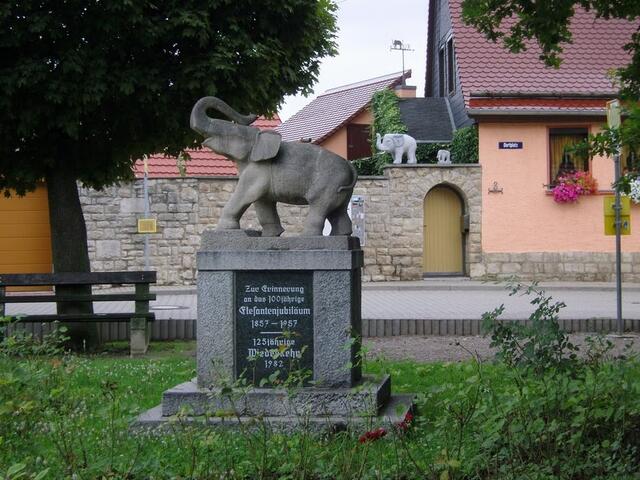 Das Elefantendenkmal in Niederrossla