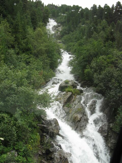 Riesiger Wasserfall auf dem Weg zum Kaunertaler Gletscherstraße