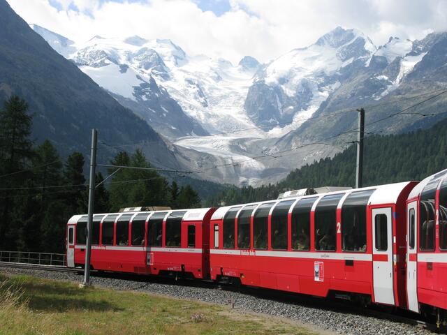 Herrliche Bergwelt im Hintergrund