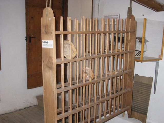 Ein Brotregal zum Brot trocknen