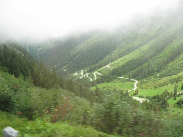 Abfahrt der Silvretta Hochalpenstrasse