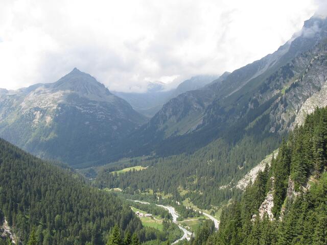 Blick ins Tal vom Bus aus