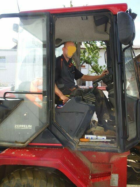 Unser netter Baggerfahrer