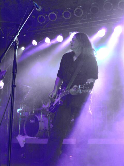 Arndt Schulz (Gitarre/ Gesang)