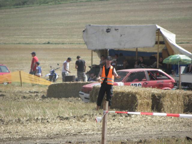 Nach einem Überschlag ging bei diesem Fahrzeug nichts mehr.