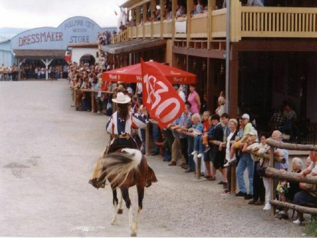 Parade im Innenhof