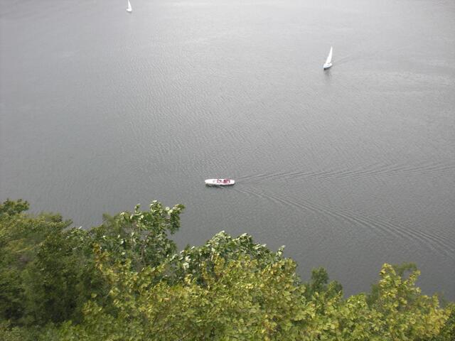 Blick nach unten von der Plattform.