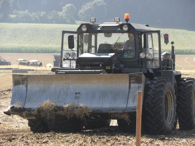 Mir diesem Fahrzeug wurde die Strecke geebnet.