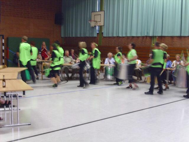 Die Bolzumer Zuhörer und Sambatz erfreut dieser schöne Auftritt !