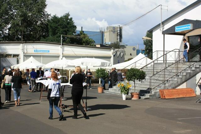 Ausbildungswerkstatt vor dem Werkseingang an der Weserstraße