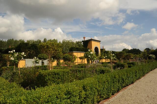 Von allen Seiten ist die Anlage schön.