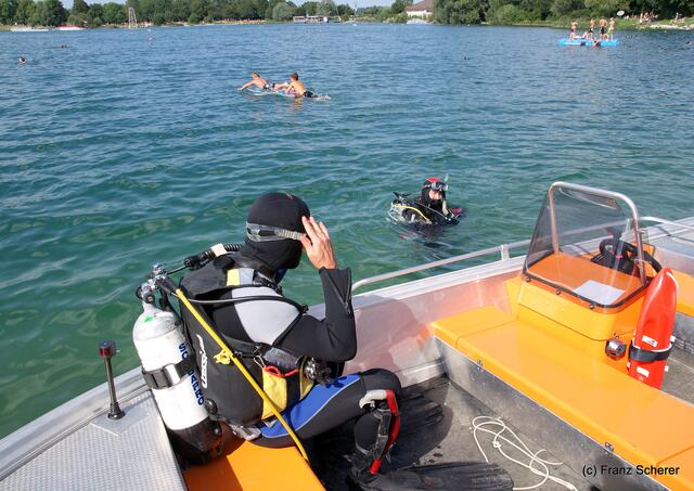 Wasserwacht Friedberg - Rettungstaucher Kurt Eckert (links) und Andreas Klotz