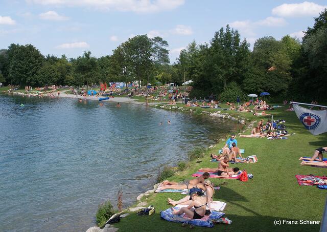 Wasserwacht Friedberg - Wachen, damit der Badespaß ungetrübte Freude macht