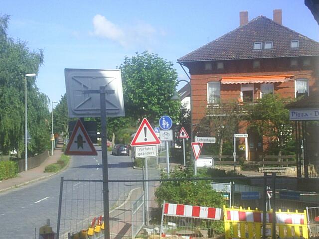 Der Lichterhagen ist Baustelle, vor dem Haus geht es in den Gronauerweg