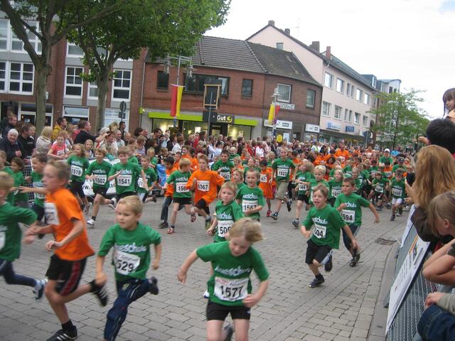 Erster Start der Schülerläufe über 2 km