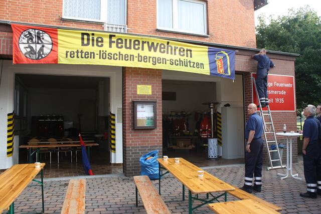 Das Gerätehaus ist geschmückt | Foto: Uwe Wolf