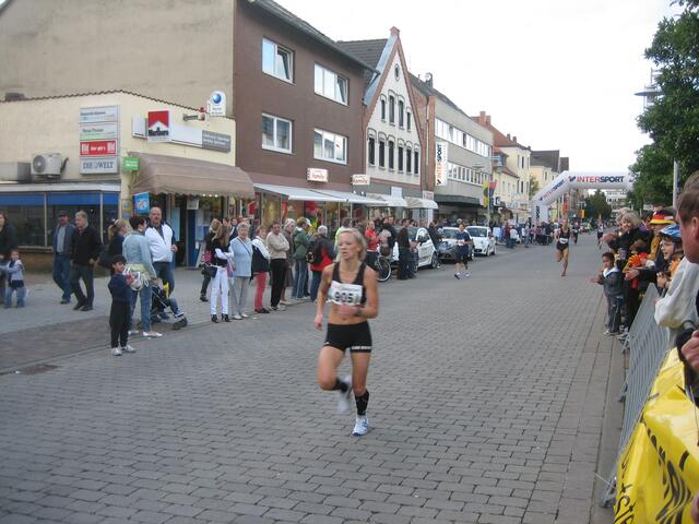 Ulricke Dreißigacker, die Siegerin über die 4 und später 2. über die 10 km Strecke
