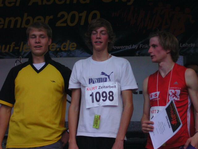 v.l.n.r. Sören Sievers, Nico Rust und Jakob Weißling, die Gewinner der Herrenwertung über 2Km