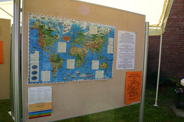 Info-Tafeln laden zum Stöbern ein...