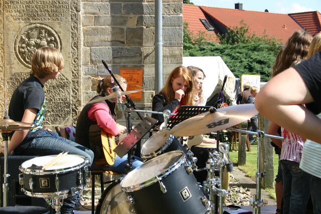 Crossing the Line begleitet den Kinderchor