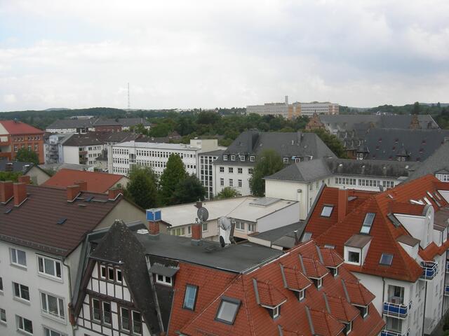 Blick über den RP Gießen und das Zeughaus (Teil der Uni) zur FH Gießen-Friedberg