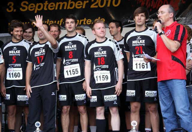 Jens Sievers und die vier neuen Spieler
