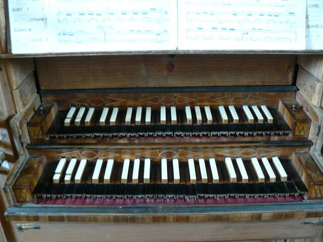 Spieltisch der historischen Baumeister-Orgel in Maihingen