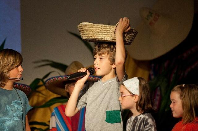 Kindermusical "Max und Maya" 2010 - Straßenkind "Lorenzo"