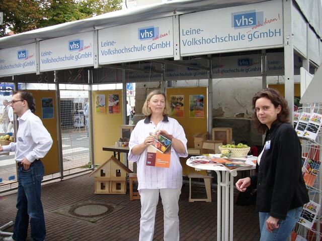 VHS mit vollem Programm