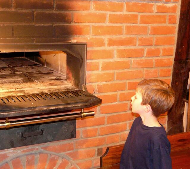 Leider kam er etwas zu spät und konnte nicht mehr beim Backen zusehen.