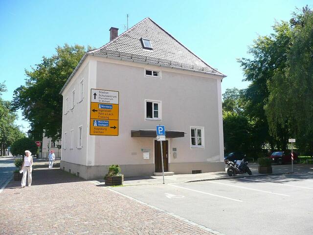 Verwaltungsgebäude 2