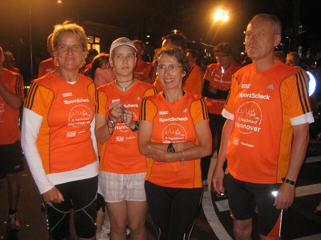 Birgit, Mandy, Annegret und Wolfgang vor dem Start